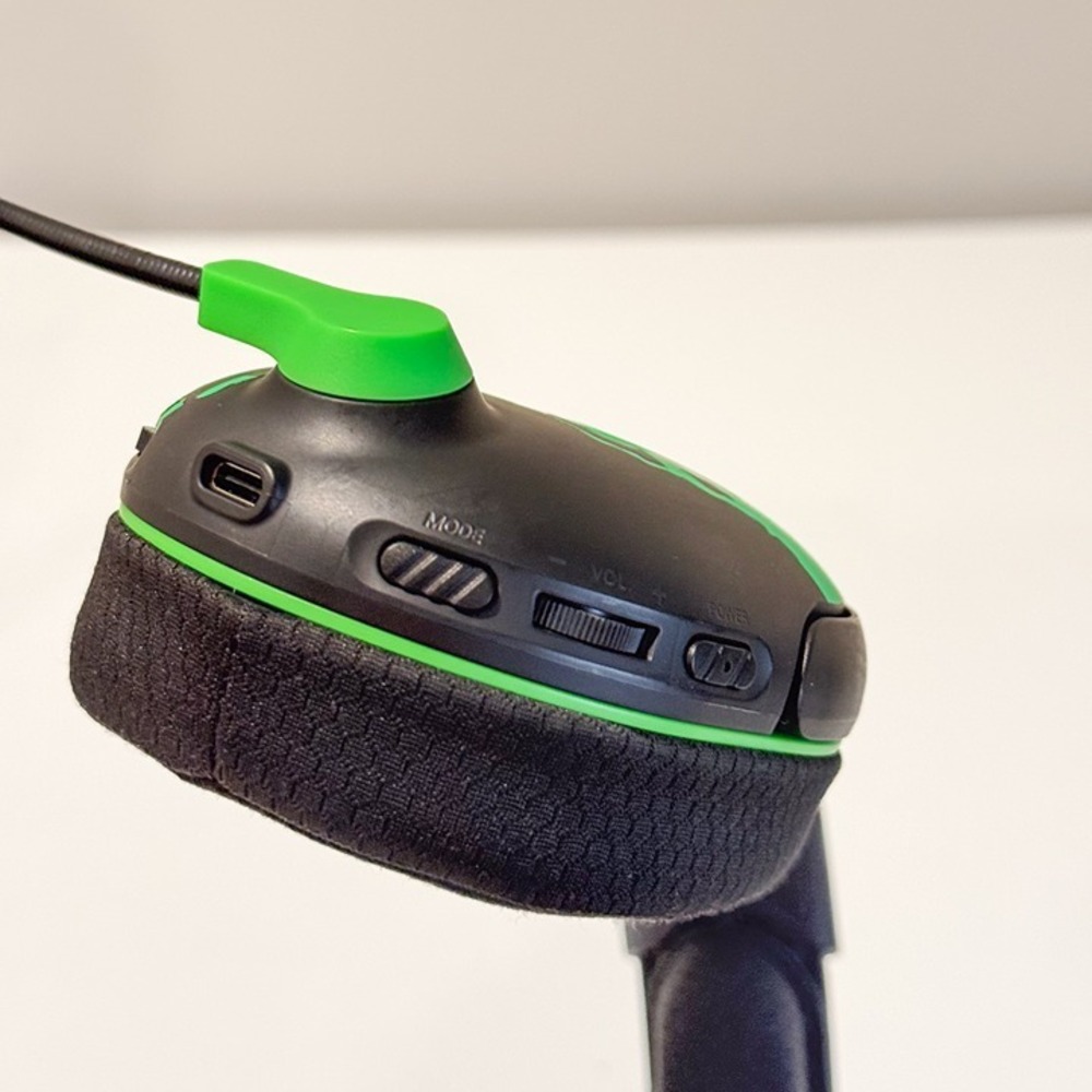 PDP AIRLITE Glow Pro Wireless Headset Jolt Green Glow-in-Dark for Xbox - Tested - Picture 3 of 10